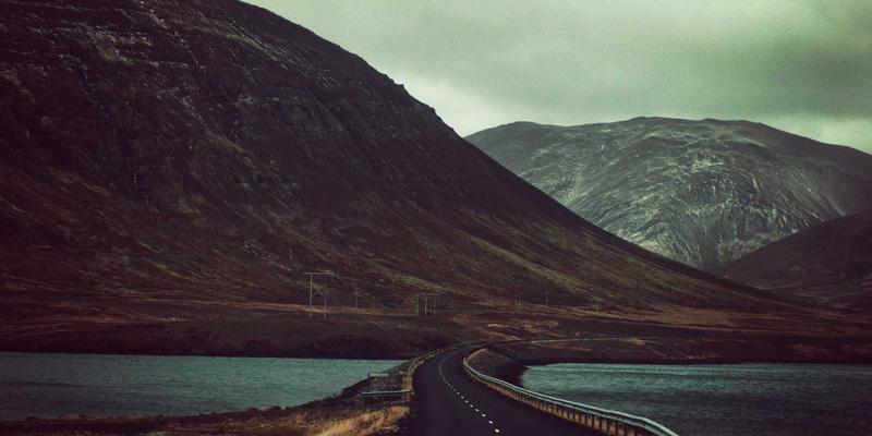 事故处理28:工伤与交通事故双重困境下的法律援助指南